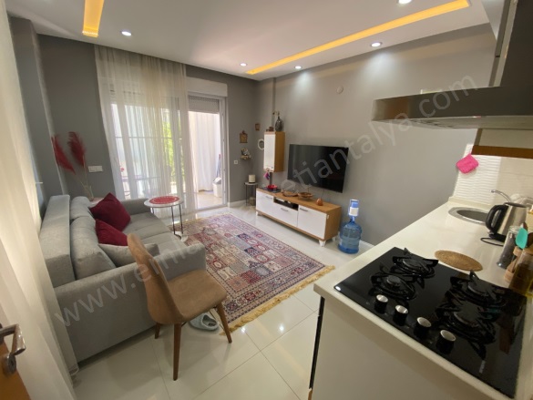 Güzeloba Mah. Muratpaşa Satılık Daire |  1+1 Oda | 50M2 3.500.000Tl  Krediye Uygun  Eşyalı  | Yüksek Giriş | Doğalgaz(Kombi) | 1 Banyo Resim-3