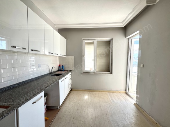 Cumhuriyet Mah. Muratpaşa Satılık Daire |  3+1 Oda | 135M2 4.500.000Tl  Krediye Uygun  | 2. Kat | Klima | 1 Banyo Resim-1