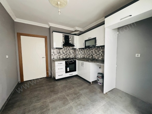 Kızıltoprak Mah. Muratpaşa Kiralık Daire |  2+1 Oda | 90M2 Aylık 25.000Tl | 2. Kat | Klima | 1 Banyo Resim-3