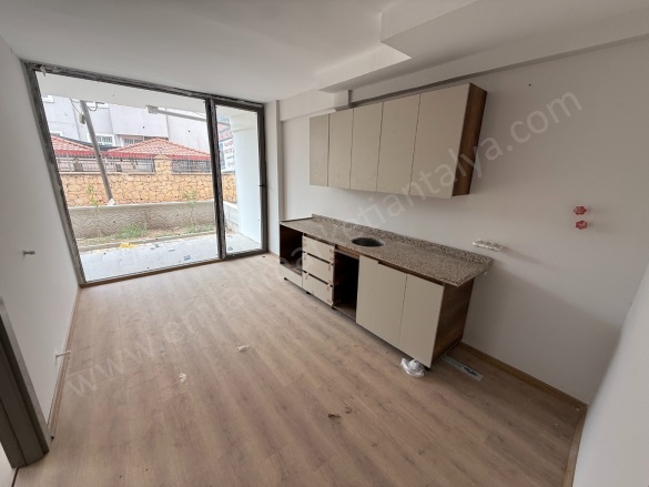 Hüsnü Karakaş Mah. Kepez Satılık Daire |  1+1 Oda | 60M2 2.620.000Tl  Krediye Uygun  | Yüksek Giriş | Klima | 1 Banyo Resim-3