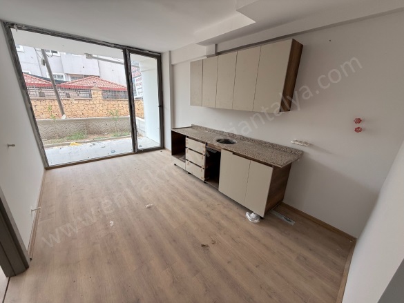 Hüsnü Karakaş Mah. Kepez Satılık Daire |  1+1 Oda | 60M2 2.620.000Tl  Krediye Uygun  | Yüksek Giriş | Klima | 1 Banyo Resim-4