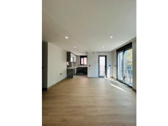 Varlık Mah. Muratpaşa Satılık Daire |  2+1 Oda | 100M2 10.000.000Tl  Krediye Uygun  | 2. Kat | Doğalgaz(Kombi) | 1 Banyo Resim-3