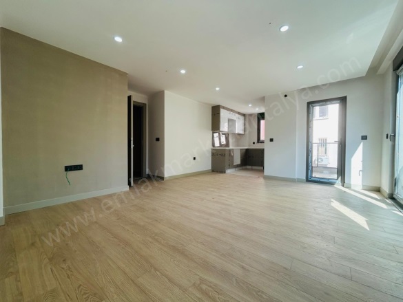 Varlık Mah. Muratpaşa Satılık Daire |  2+1 Oda | 100M2 10.000.000Tl  Krediye Uygun  | 2. Kat | Doğalgaz(Kombi) | 1 Banyo Resim-5