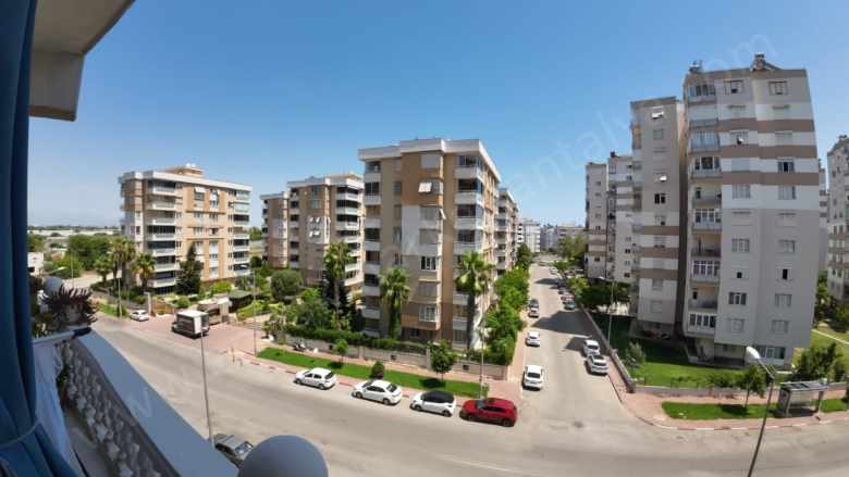 Manzaralı Site içinde Doğalgazlı Güvenlikli Havuzlu Otoparklı Ayrı Mutfaklı 2+1 Satılık Daire Muratpaşa Güzeloluk Mah