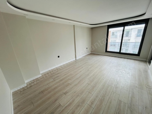 Varlık Mah. Muratpaşa Satılık Daire |  5+1 Oda | 280M2 13.000.000Tl  Krediye Uygun  | Çatı Dubleksi | Doğalgaz(Kombi) | 3 Banyo Resim-4