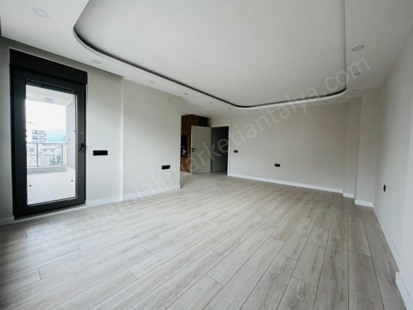 Varlık Mah. Muratpaşa Satılık Daire |  5+1 Oda | 280M2 13.000.000Tl  Krediye Uygun  | Çatı Dubleksi | Doğalgaz(Kombi) | 3 Banyo Resim-5