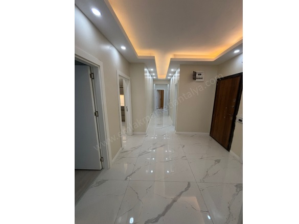 Yeşilbahçe Mah. Muratpaşa Satılık Daire |  3+1 Oda | 180M2 9.250.000Tl  Krediye Uygun  | 2. Kat | Doğalgaz(Kombi) | 1 Banyo Resim-2