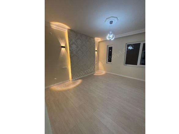 Yeşilbahçe Mah. Muratpaşa Satılık Daire |  3+1 Oda | 180M2 9.250.000Tl  Krediye Uygun  | 2. Kat | Doğalgaz(Kombi) | 1 Banyo Resim-4