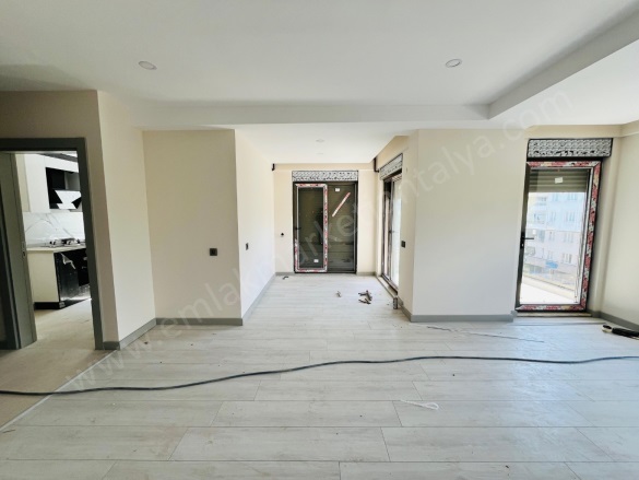 Zerdalilik Mah. Muratpaşa Satılık Daire |  3+1 Oda | 145M2 10.950.000Tl  Krediye Uygun  | 3. Kat | Doğalgaz(Kombi) | 2 Banyo Resim-3
