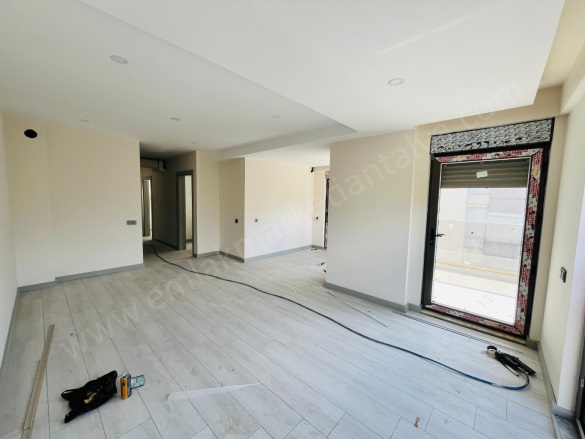 Zerdalilik Mah. Muratpaşa Satılık Daire |  3+1 Oda | 145M2 10.950.000Tl  Krediye Uygun  | 3. Kat | Doğalgaz(Kombi) | 2 Banyo Resim-4