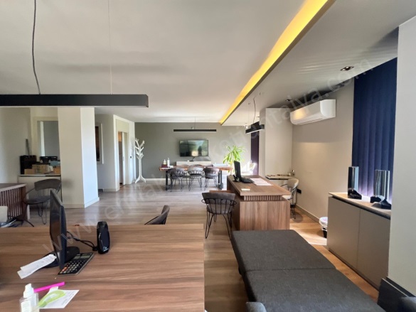 Akkuyu Mah. Konyaaltı Satılık Dükkan |  3+1 Oda | 260M2 13.000.000Tl  Krediye Uygun  | 1. Kat | Klima | 2 Banyo Resim-2