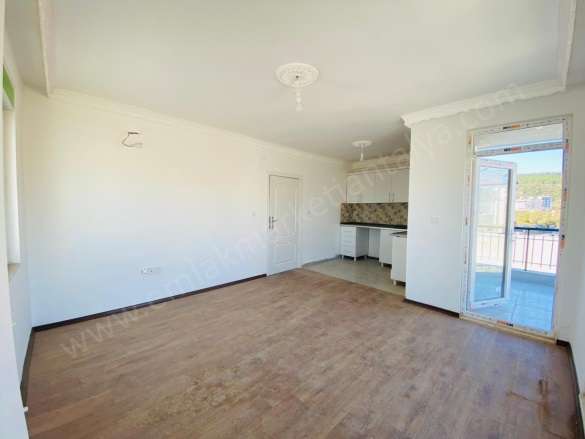 Aydoğmuş Mah. Kepez Satılık Daire |  2+1 Oda | 70M2 2.660.000Tl  Krediye Uygun  | 2. Kat | Klima | 1 Banyo Resim-3