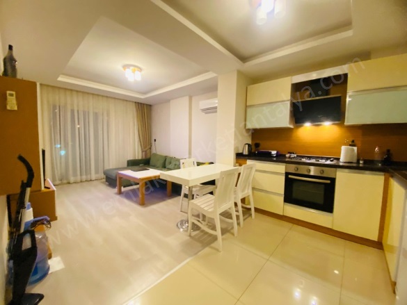 Hurma Mah. Konyaaltı Satılık Daire |  1+1 Oda | 55M2 4.790.000Tl  Krediye Uygun  | 1. Kat | Klima | 1 Banyo Resim-3