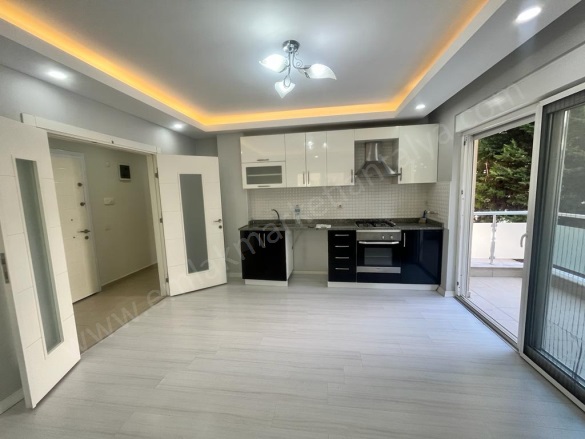 Çağlayan Mah. Muratpaşa Satılık Daire |  5+1 Oda | 145M2 10.500.000Tl  Krediye Uygun  | Yüksek Giriş | Klima | 1 Banyo Resim-3