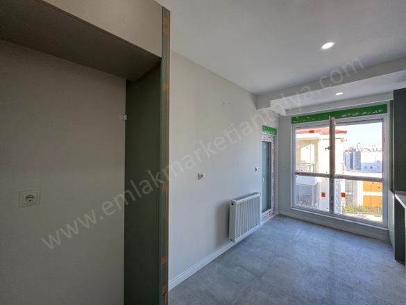 Kızıltoprak Mah. Muratpaşa Satılık Daire |  2+1 Oda | 108M2 6.300.000Tl  Krediye Uygun  | 4. Kat | Doğalgaz(Kombi) | 2 Banyo Resim-3