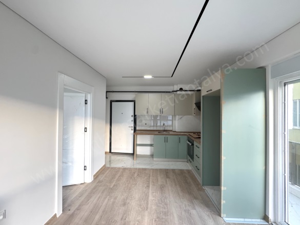 Kızıltoprak Mah. Muratpaşa Satılık Daire |  1+1 Oda | 50M2 4.000.000Tl  Krediye Uygun  | 1. Kat | Doğalgaz(Kombi) | 1 Banyo Resim-3