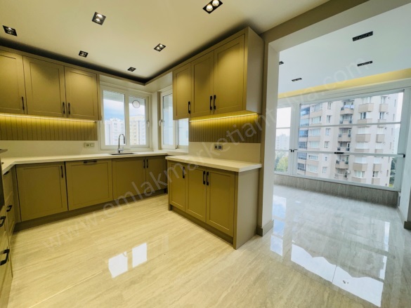 Fener Mah. Muratpaşa Satılık Daire |  4+1 Oda | 190M2 15.750.000Tl  Krediye Uygun  | 8. Kat | Doğalgaz(Kombi) | 2 Banyo Resim-3