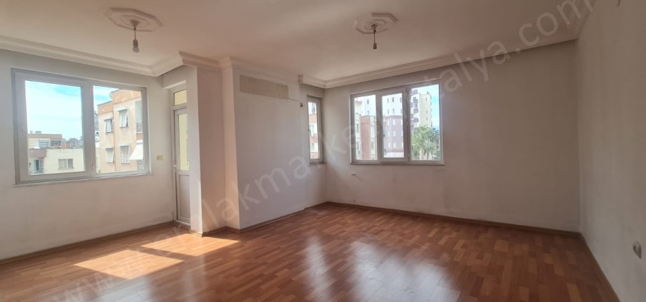 Yenigün Mah. Muratpaşa Satılık Daire |  3+1 Oda | 150M2 5.500.000Tl  Krediye Uygun  | 3. Kat | Doğalgaz(Kombi) | 1 Banyo Resim-2