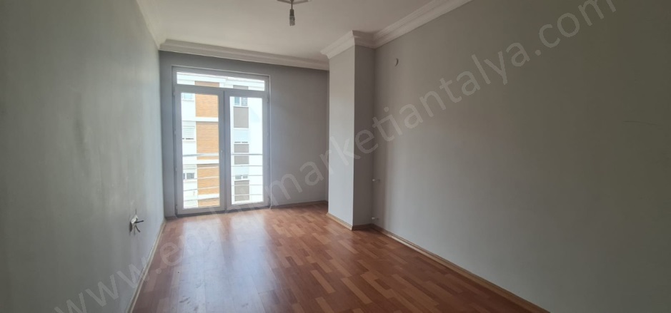 Yenigün Mah. Muratpaşa Satılık Daire |  3+1 Oda | 150M2 5.500.000Tl  Krediye Uygun  | 3. Kat | Doğalgaz(Kombi) | 1 Banyo Resim-3
