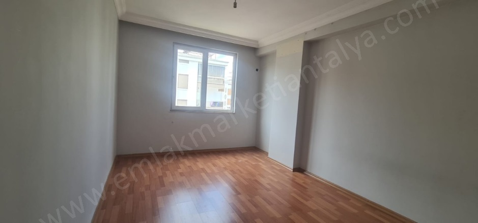 Yenigün Mah. Muratpaşa Satılık Daire |  3+1 Oda | 150M2 5.500.000Tl  Krediye Uygun  | 3. Kat | Doğalgaz(Kombi) | 1 Banyo Resim-4