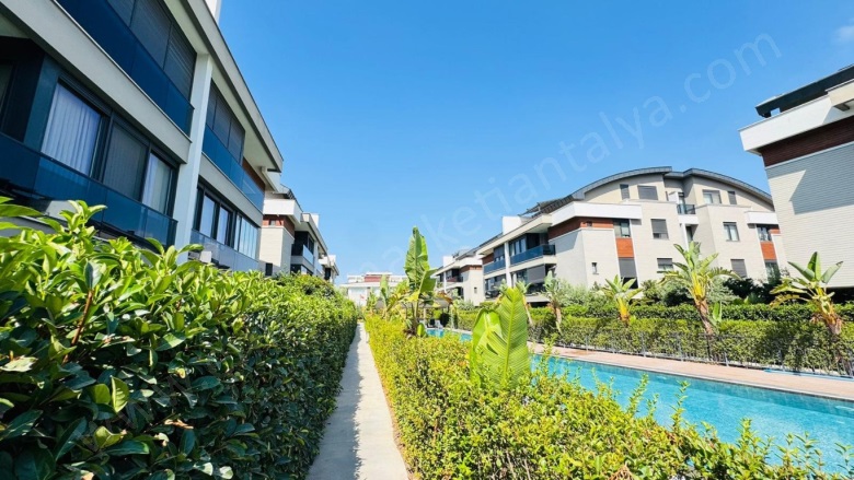 Güzeloba Mah. Muratpaşa Satılık Daire |  4+1 Oda | 260M2 22.700.000Tl  Krediye Uygun  | Çatı Dubleksi | Doğalgaz(Kombi) | 2 Banyo Resim-3