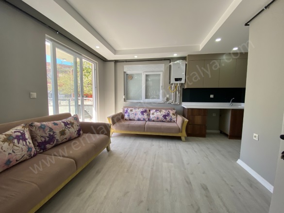 Yüksekalan Mah. Muratpaşa Satılık Daire |  5+1 Oda | 180M2 4.250.000Tl  Krediye Uygun  | Giriş Katı | Doğalgaz(Kombi) | 3 Banyo Resim-1