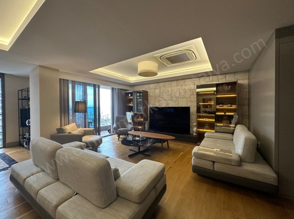 Altınkum Mah. Konyaaltı Satılık Daire |  3+1 Oda | 217M2 1.250.000€  Krediye Uygun  | 3. Kat | Klima | 3 Banyo Resim-5