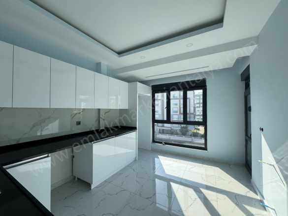 Göksuda Site içi Çift Banyolu Havuzlu Otoparklı Fırsat 2+1 Satılık Daire Kepez Göksu Mah