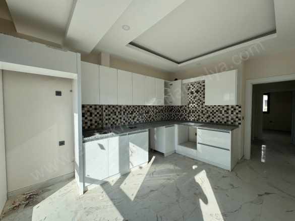 Göksuda Havuzlu Site içinde Ebv Banyolu Geniş 2+1 Fırsat Satılık Daire Kepez Göksu Mah