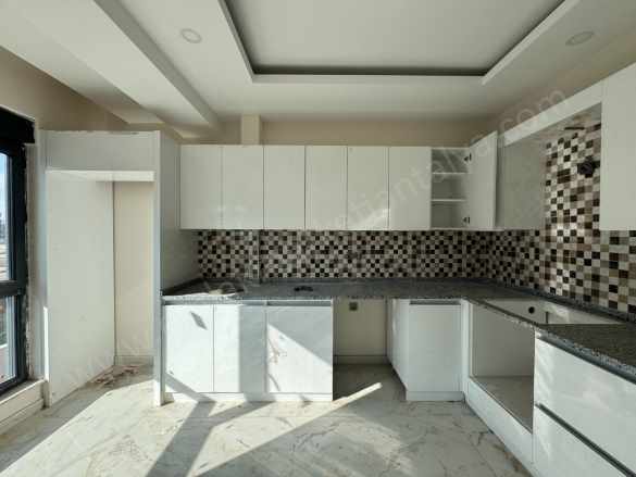 Göksuda Havuzlu Site içinde Ebv Banyolu Geniş 2+1 Fırsat Satılık Daire Kepez Göksu Mah