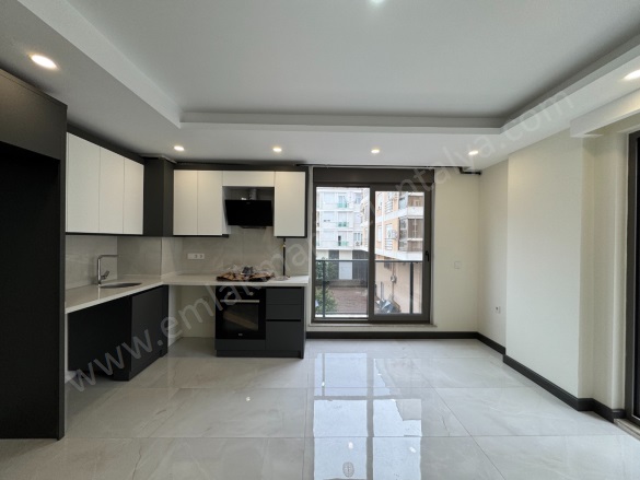 Kızıltoprak Mah. Muratpaşa Satılık Daire |  2+1 Oda | 98M2 6.300.000Tl  Krediye Uygun  | 1. Kat | Doğalgaz(Kombi) | 1 Banyo Resim-3