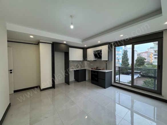 Kızıltoprak Mah. Muratpaşa Satılık Daire |  2+1 Oda | 98M2 6.300.000Tl  Krediye Uygun  | 1. Kat | Doğalgaz(Kombi) | 1 Banyo Resim-4