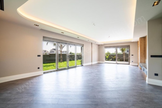 Güzeloba Mah. Muratpaşa Satılık Villa |  5+1 Oda | 360M2 47.500.000Tl  Krediye Uygun  | Tripleks | Doğalgaz(Kombi) | 4 Banyo Resim-5