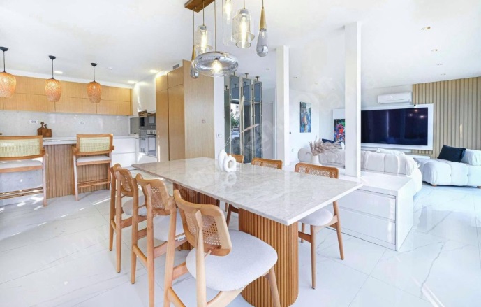 Şirinyalı Mah. Muratpaşa Satılık Daire |  3+1 Oda | 242M2 19.000.000Tl  Krediye Uygun  | Çatı Dubleksi | Doğalgaz(Kombi) | 2 Banyo Resim-1