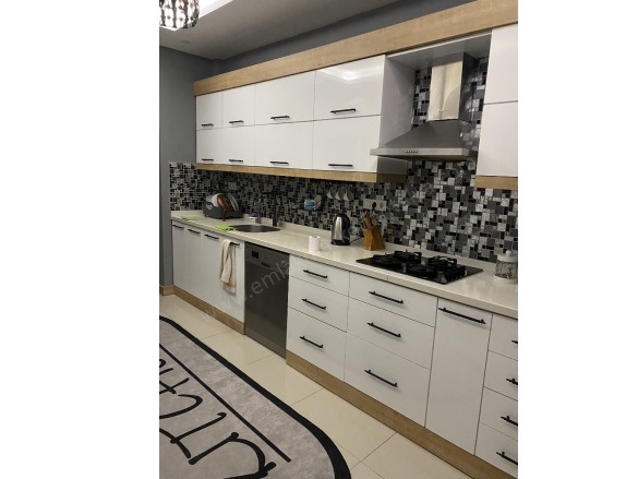 Sarısu Mah. Konyaaltı Satılık Daire |  3+1 Oda | 180M2 9.200.000Tl  Krediye Uygun  | 4. Kat | Doğalgaz(Kombi) | 2 Banyo Resim-3