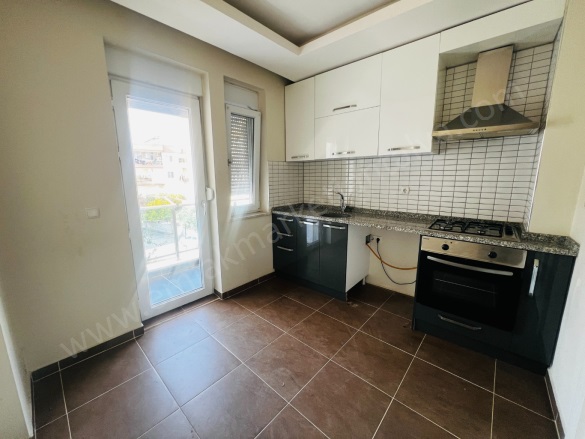 Kızıltoprak Mah. Muratpaşa Satılık Daire |  2+1 Oda | 90M2 5.200.000Tl  Krediye Uygun  | 2. Kat | Doğalgaz(Kombi) | 1 Banyo Resim-3