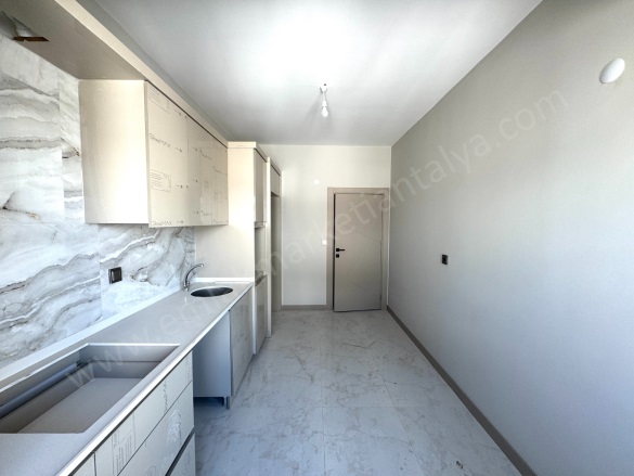 Kızıltoprak Mah. Muratpaşa Satılık Daire |  4+1 Oda | 220M2 9.500.000Tl  Krediye Uygun  | Çatı Dubleksi | Doğalgaz(Kombi) | 2 Banyo Resim-2