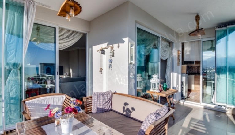 Gürsu Mah. Konyaaltı Satılık Daire |  3+1 Oda | 160M2 17.900.000Tl  Krediye Uygun  Eşyalı  | 9. Kat | Doğalgaz(Kombi) | 2 Banyo Resim-4