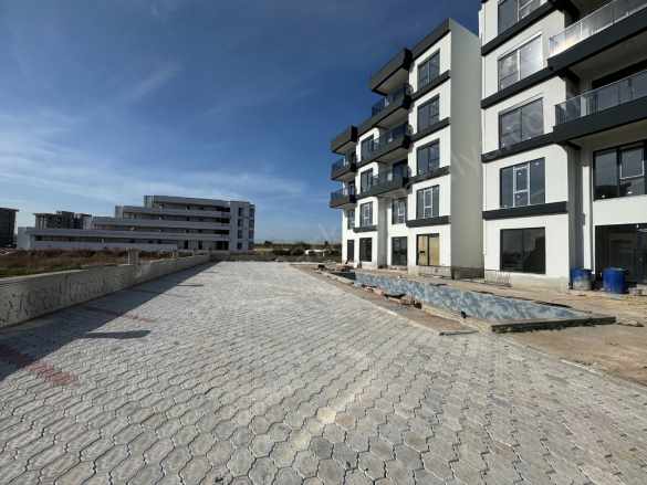 Altıntaşta Havuzlu Geniş Kullanışlı 2+1 Bahçe Dubleksi Satılık Daire Aksu Altıntaş Mah