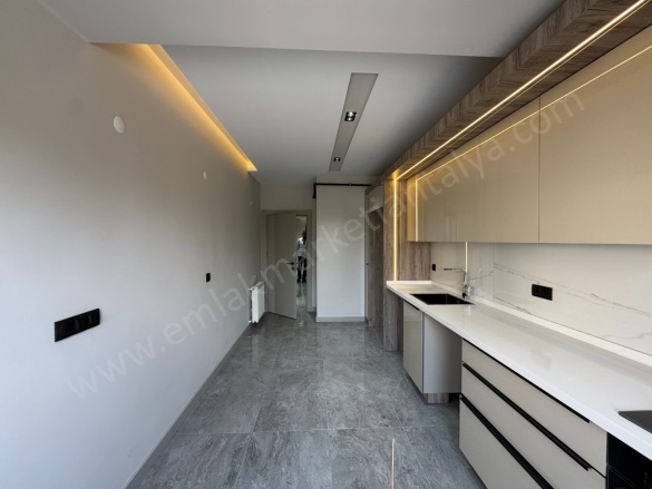 Zerdalilik Mah. Muratpaşa Satılık Daire |  3+1 Oda | 138M2 12.500.000Tl  Krediye Uygun  | 1. Kat | Doğalgaz(Kombi) | 2 Banyo Resim-4