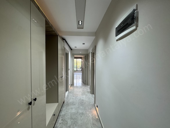 Zerdalilik Mah. Muratpaşa Satılık Daire |  3+1 Oda | 138M2 12.500.000Tl  Krediye Uygun  | 1. Kat | Doğalgaz(Kombi) | 2 Banyo Resim-5