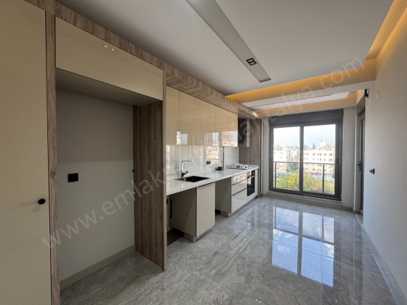 Zerdalilik Mah. Muratpaşa Satılık Daire |  4+1 Oda | 245M2 18.000.000Tl  Krediye Uygun  | Çatı Dubleksi | Doğalgaz(Kombi) | 2 Banyo Resim-1