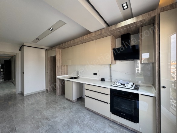 Zerdalilik Mah. Muratpaşa Satılık Daire |  4+1 Oda | 245M2 18.000.000Tl  Krediye Uygun  | Çatı Dubleksi | Doğalgaz(Kombi) | 2 Banyo Resim-5