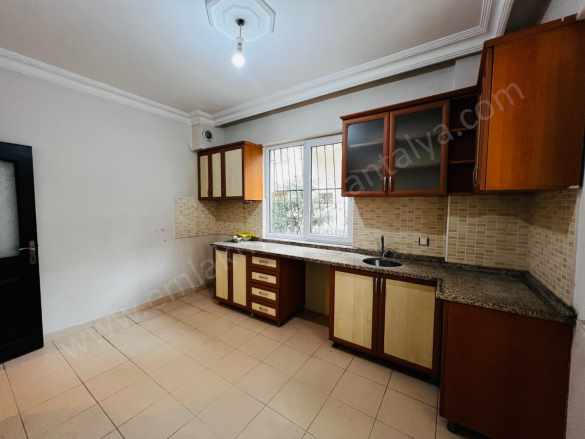 Katta Tek Ayrı Mutfaklı Kullanışlı Yüksek Giriş 2+1 Satılık Daire Muratpaşa Bayındır Mah