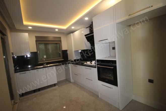 Konyaaltı Konaklar Bölgesinde Ultra Lüks Sitede 7+1 Satılık Daire Uncalı Mah