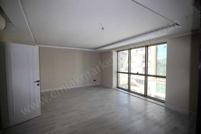 Konyaaltı Konaklar Bölgesinde Ultra Lüks Sitede 7+1 Satılık Daire Uncalı Mah