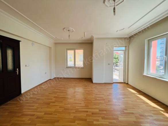 Kızılarık Mah. Muratpaşa Satılık Daire |  3+1 Oda | 138M2 4.200.000Tl  Krediye Uygun  | 2. Kat | Doğalgaz(Kombi) | 2 Banyo Resim-4