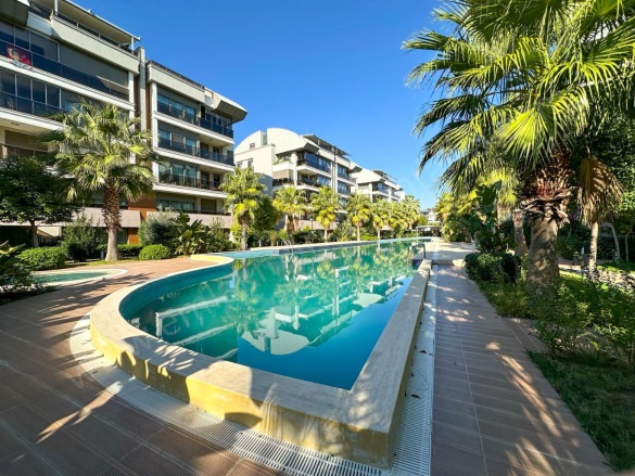 Uncalı Mah. Konyaaltı Satılık Daire |  3+1 Oda | 170M2 20.800.000Tl  Krediye Uygun  | 3. Kat | Doğalgaz(Kombi) | 2 Banyo Resim-2