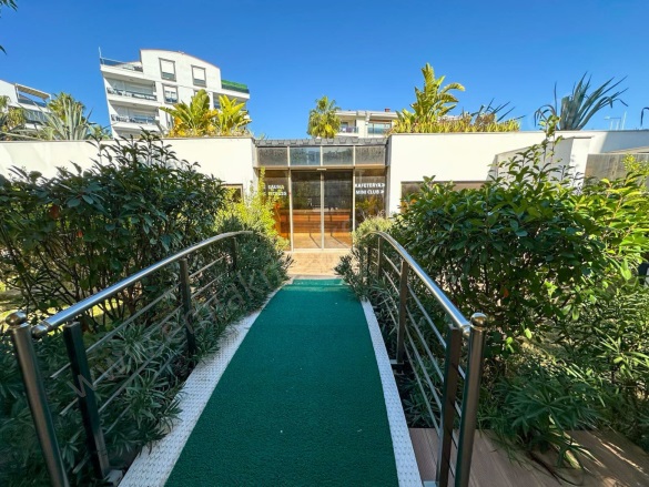 Uncalı Mah. Konyaaltı Satılık Daire |  3+1 Oda | 170M2 20.800.000Tl  Krediye Uygun  | 3. Kat | Doğalgaz(Kombi) | 2 Banyo Resim-4