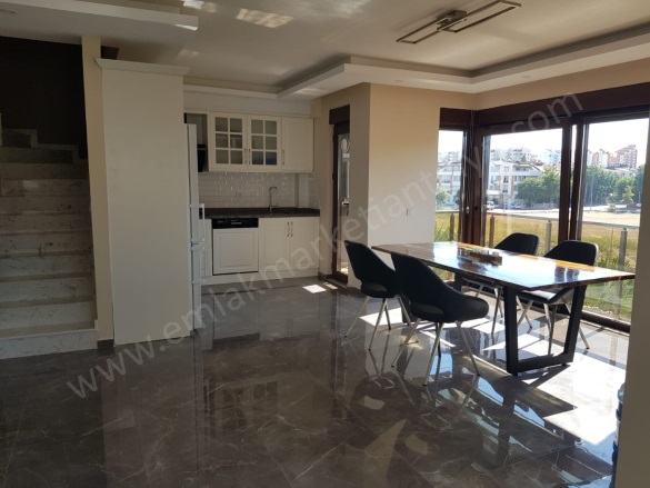 Gürsu Mah. Konyaaltı Satılık Daire |  4+1 Oda | 180M2 26.500.000Tl  Krediye Uygun  | 3. Kat | Klima | 2 Banyo Resim-4